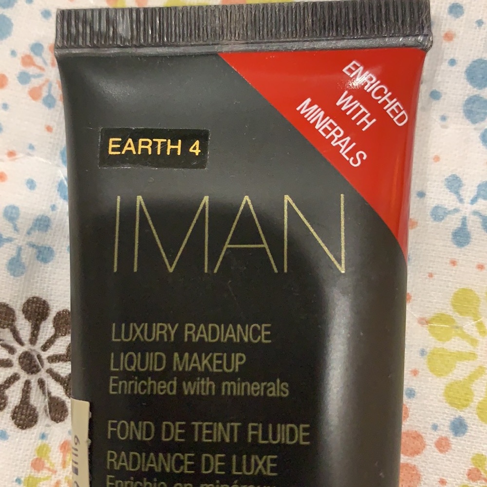IMAN LIQUID MAKEUP